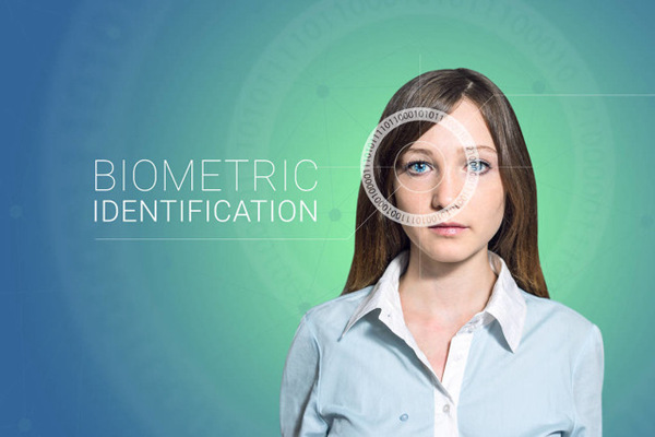 Ray-Ban Meta智能眼镜销量翻倍 推动EssilorLuxottica上半年销售额增7.3%达140.2亿欧元