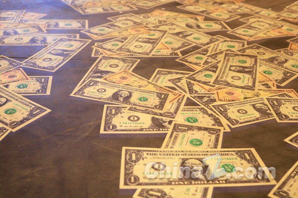 深圳投70亿基金助力AI硬件 2025智博会呈现众多智能创新成果