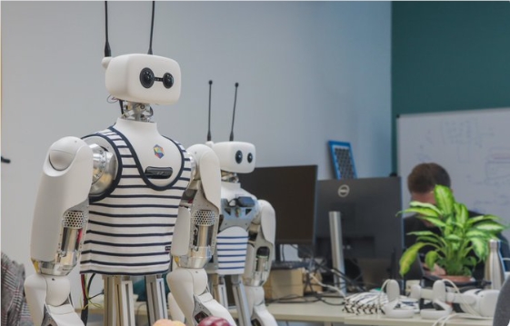 Pollen Robotics开源人形机器人Reachy2正式开售 定价7万美元助力研究教育