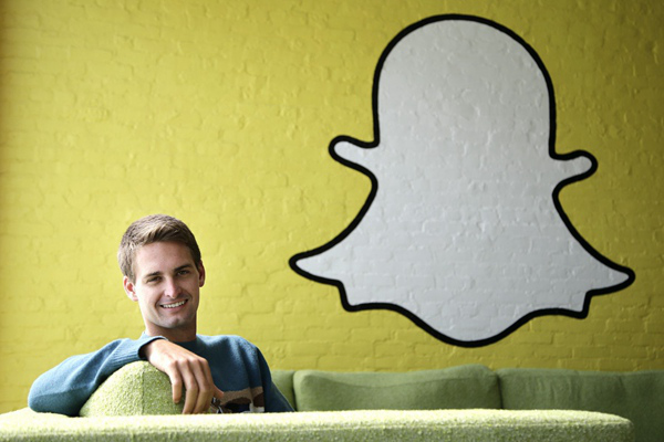 Snapchat2026年推出AI赞助Snap，正式将生成式AI代理集成至核心聊天界面实现双向互动
