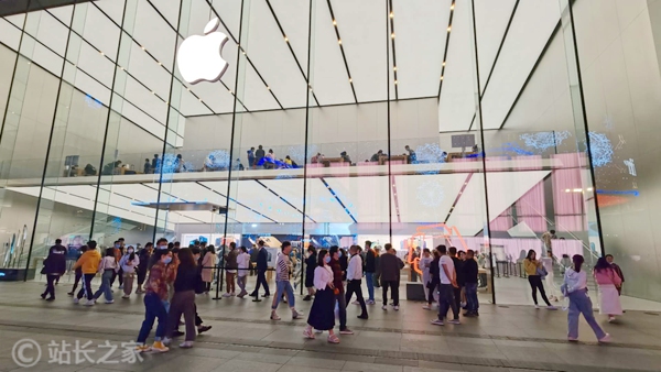 苹果OS27探索AI新方案：本地蒸馏Gemini优化Siri 隐私安全与云端加密双保障