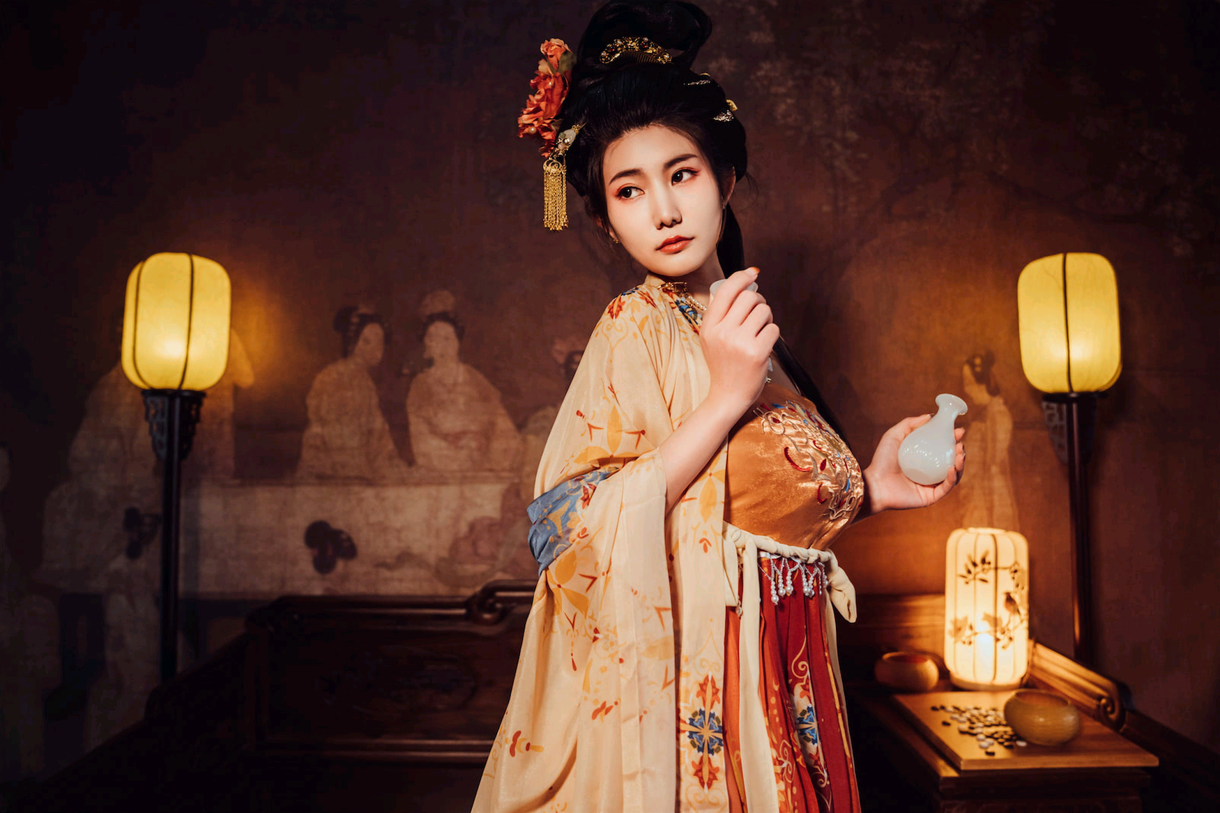 古韵流芳:汉服佳人执扇抚琴,书香棋韵间尽显盛唐风华与东方美学神韵 古韵流芳:汉服佳人执扇抚琴,书香棋韵间尽显盛唐风华与东方美学神韵