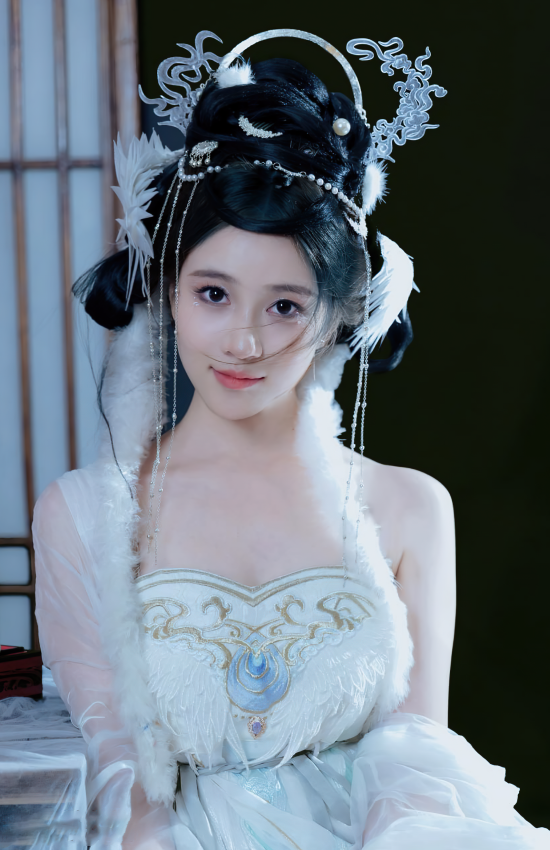 月华凝雪，玉兔伴影，仙姿入梦来