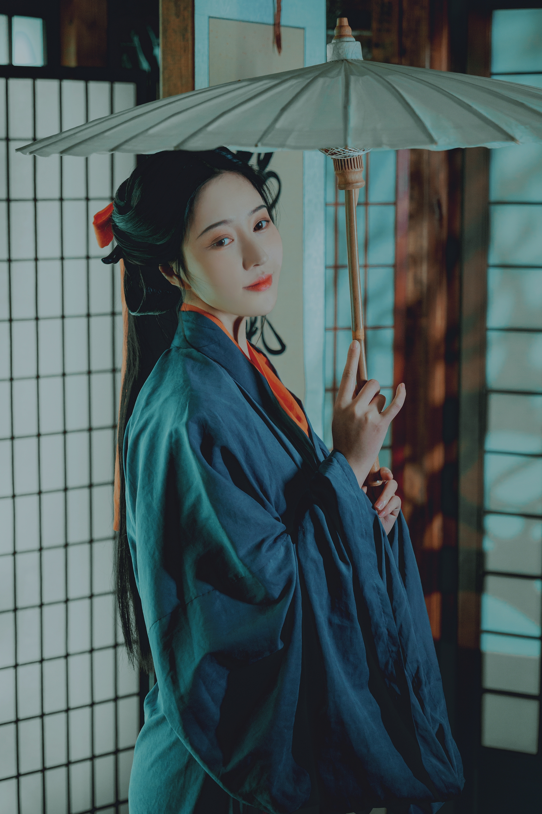 青衫染墨香,素手执流年,一曲琵琶诉古今 青衫染墨香,素手执流年,一曲琵琶诉古今