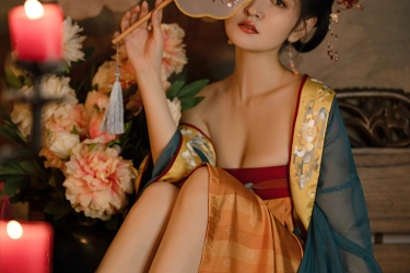 烛影摇红，罗裙轻舞，一扇风华入梦来