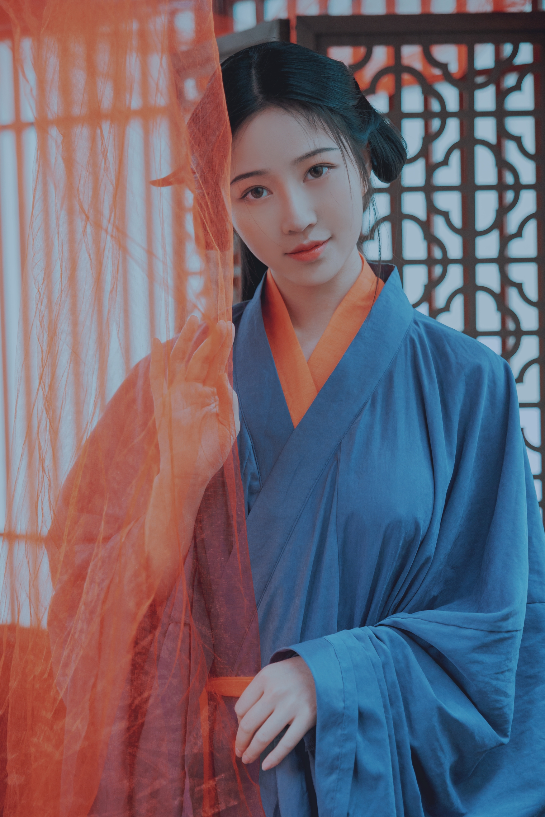 青衫染墨香,素手执流年,一曲琵琶诉古今 青衫染墨香,素手执流年,一曲琵琶诉古今