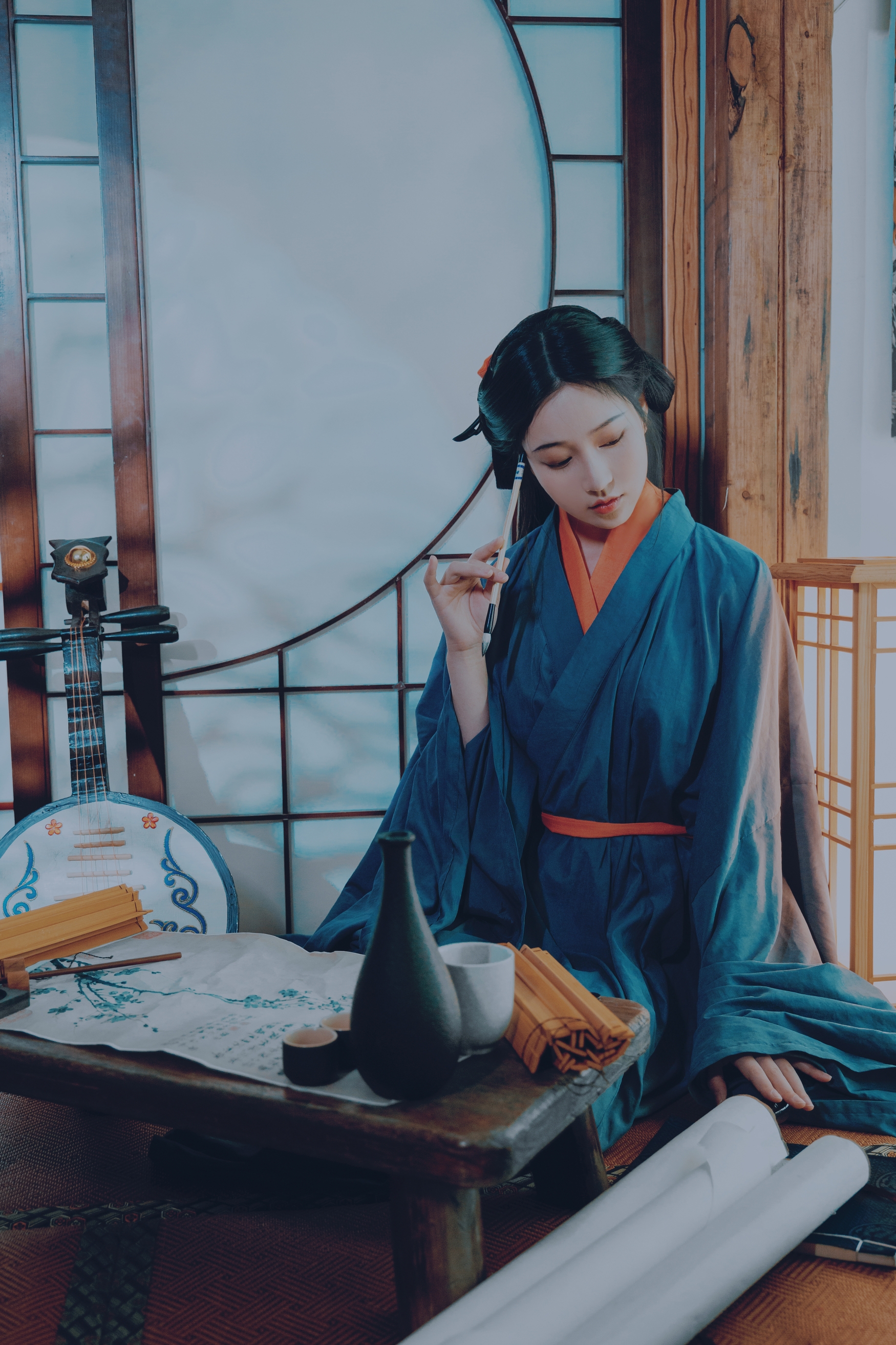 青衫染墨香,素手执流年,一曲琵琶诉古今 青衫染墨香,素手执流年,一曲琵琶诉古今