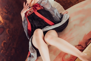 汉服少女演绎千年古韵，东方美学惊艳时光