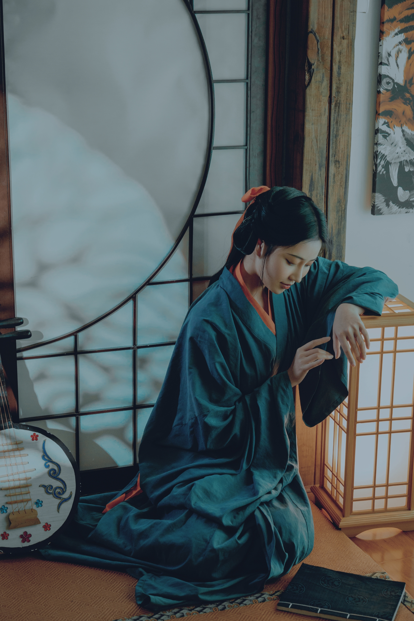 青衫染墨香,素手执流年,一曲琵琶诉古今 青衫染墨香,素手执流年,一曲琵琶诉古今